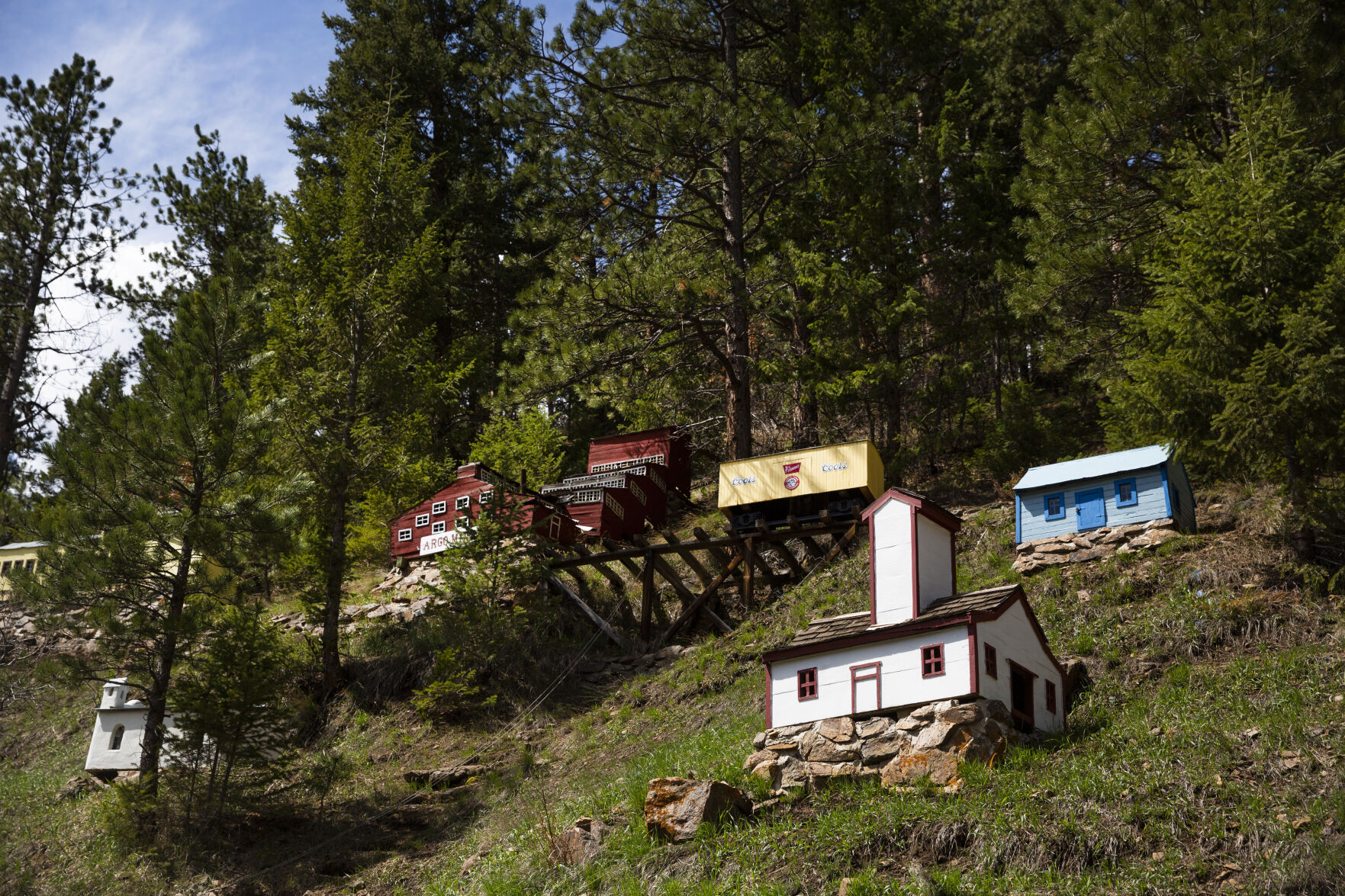 052321-life-tinytown-dg 02